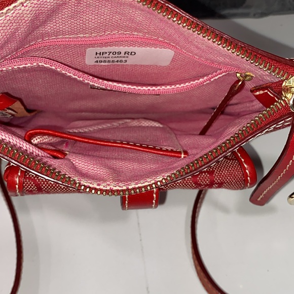 Dooney & Bourke Crossbody Letter Carrier Bag Signature Logo - Picture 11 of 12